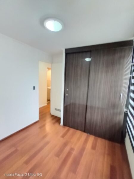 🔥 ARRIENDO DEPARTAMENTO 3 DORMITORIOS + ESTACIONAMIENTO | CONDOMINIO CERRADO | SALAS 1541